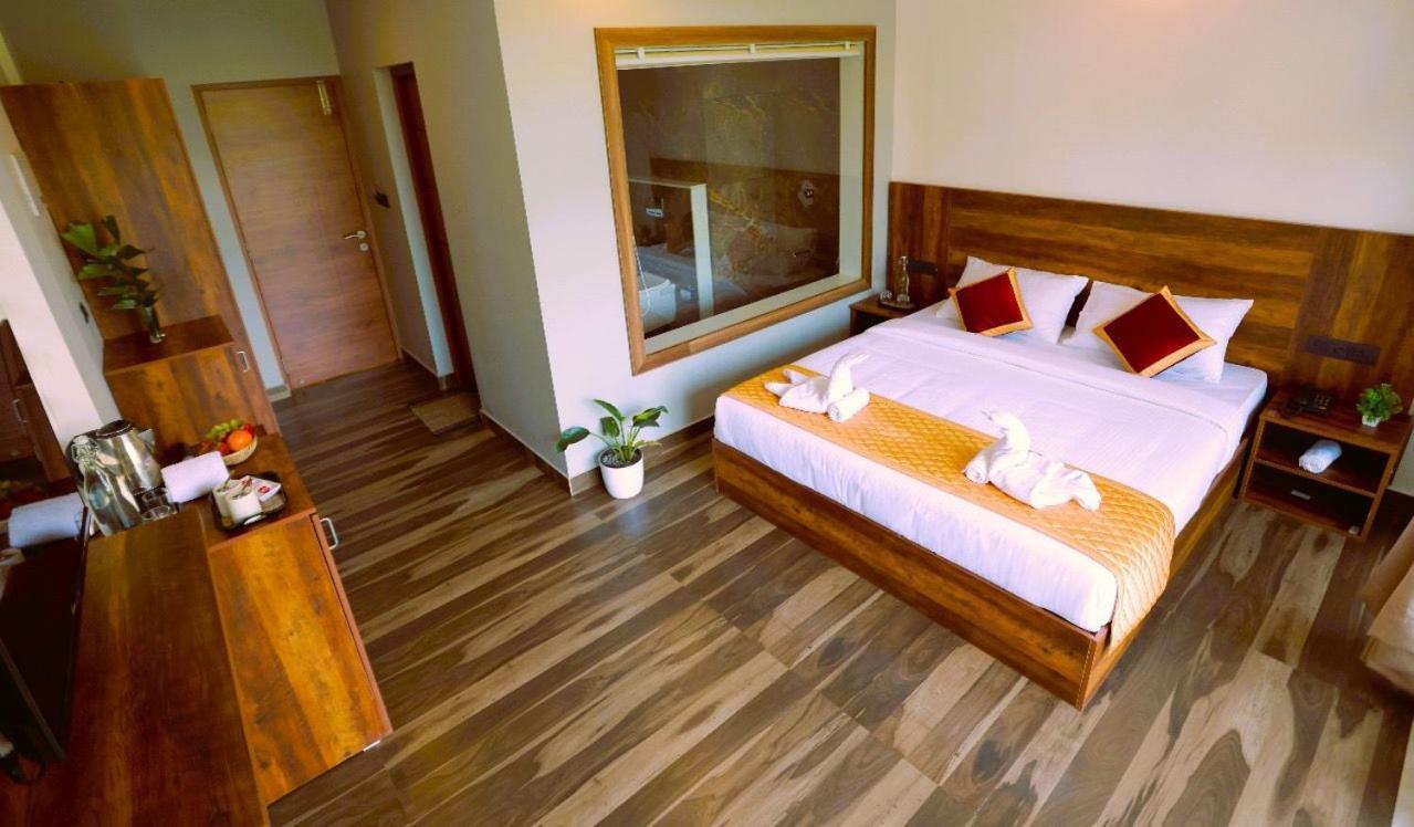 Velvet Revive Munnar Hotel ภายนอก รูปภาพ